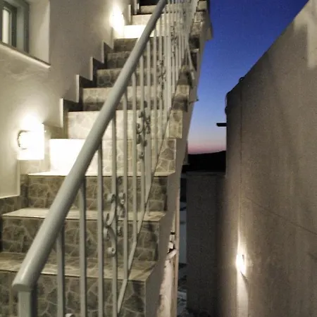 Bandana Apartment-in The Center Of